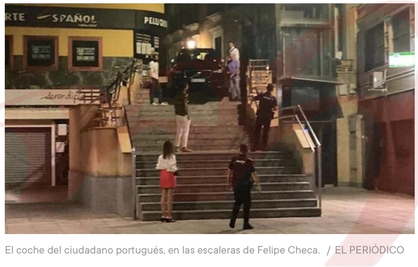 Veículo português desce escadas em Badajoz